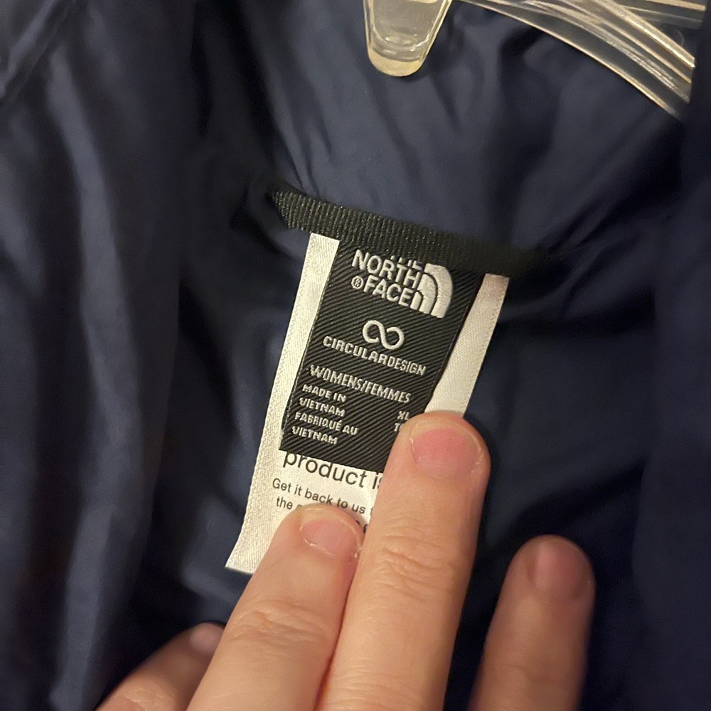 The North Face Women’s Summit Navy Insulated Vest - Picture 3 of 6